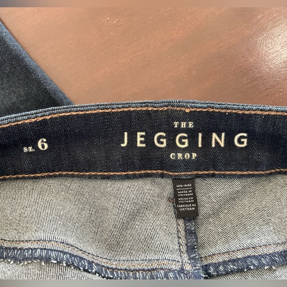 Host Pick!  White House Black Market Jegging Crop Jeans Size 6 Dark Wash - Picture 6 of 11